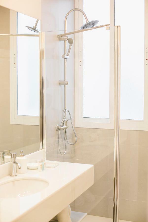 Stylish And Wide- 3Bdr 3Bth- Los Remedios Seville Luaran gambar