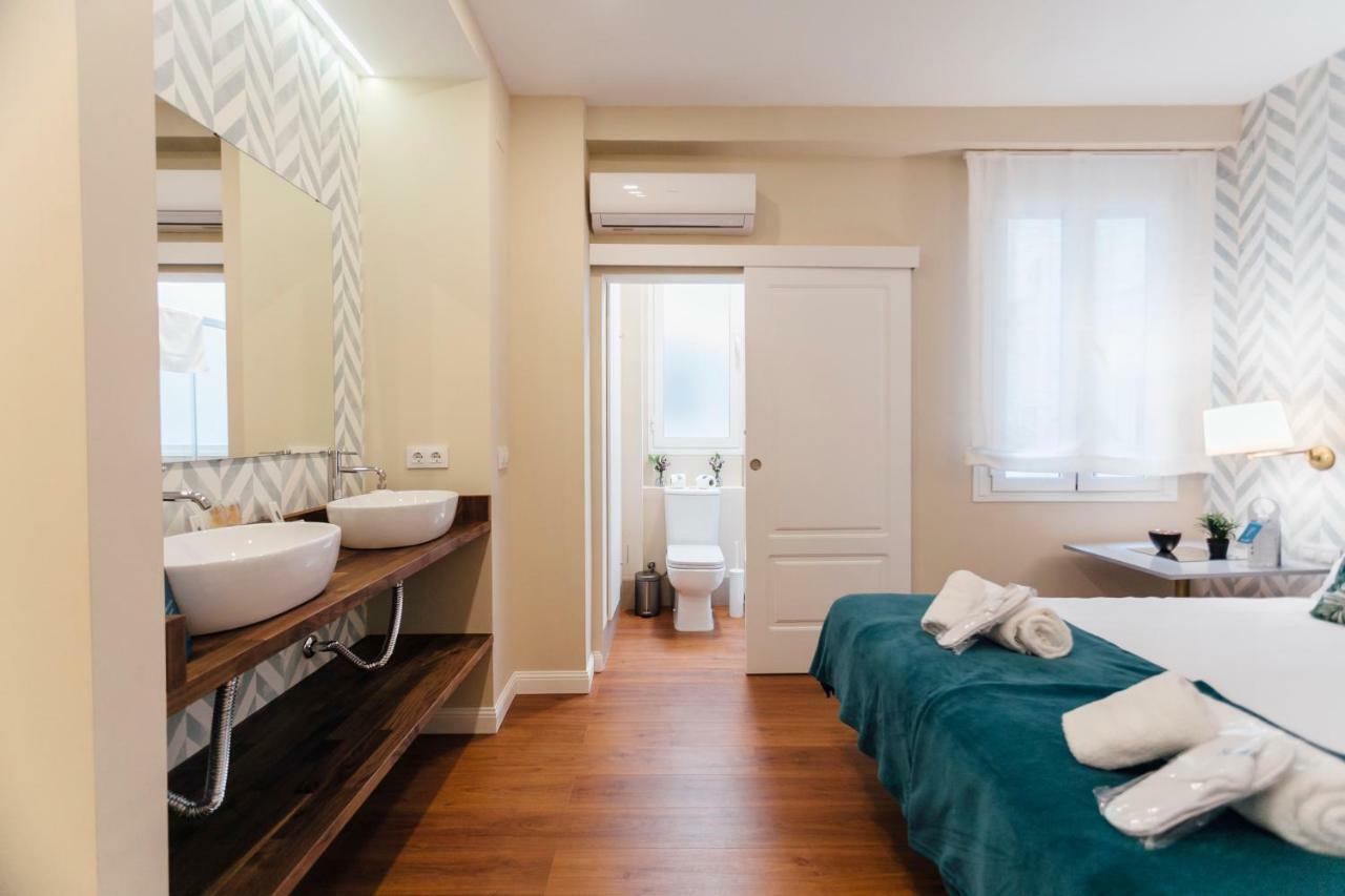 Stylish And Wide- 3Bdr 3Bth- Los Remedios Seville Luaran gambar