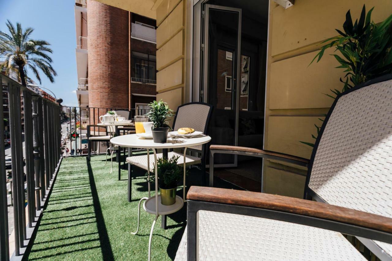 Stylish And Wide- 3Bdr 3Bth- Los Remedios Seville Luaran gambar