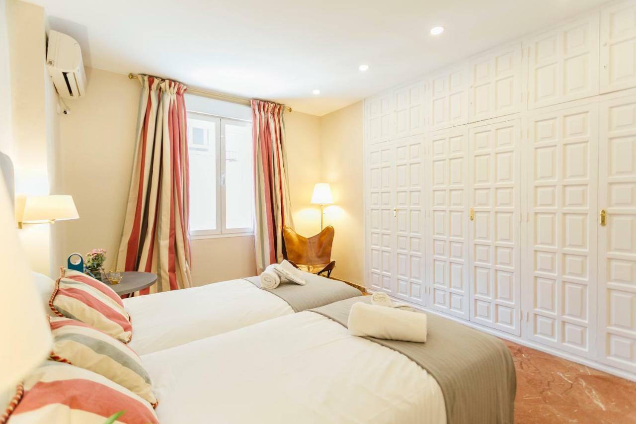 Stylish And Wide- 3Bdr 3Bth- Los Remedios Seville Luaran gambar
